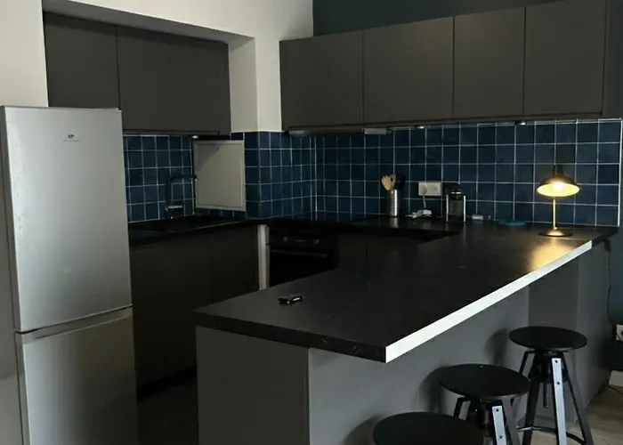 Apartament Bright 2br For 4 Guests With Parking Asnières